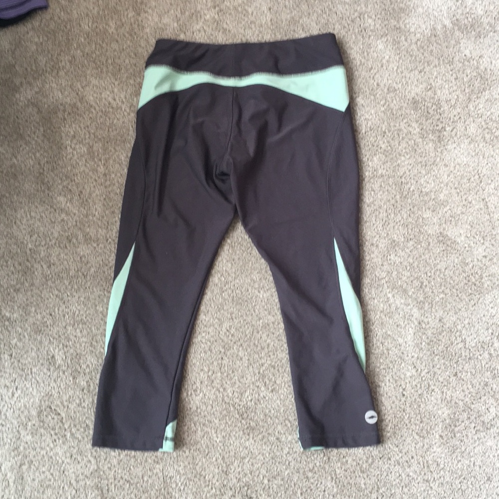 Two capris - Picture 4 of 8